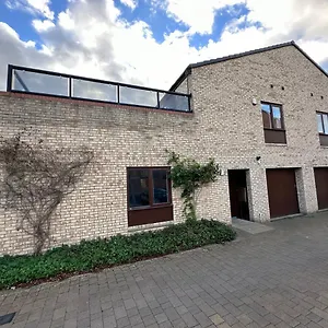 2 Bedroom Riverside With Roof Terrace Holiday home